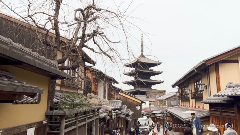 Ninenzaka in Kyoto in Kyoto {날짜 (YYMMDD)»} {시퀀스 번호 (0001)»}